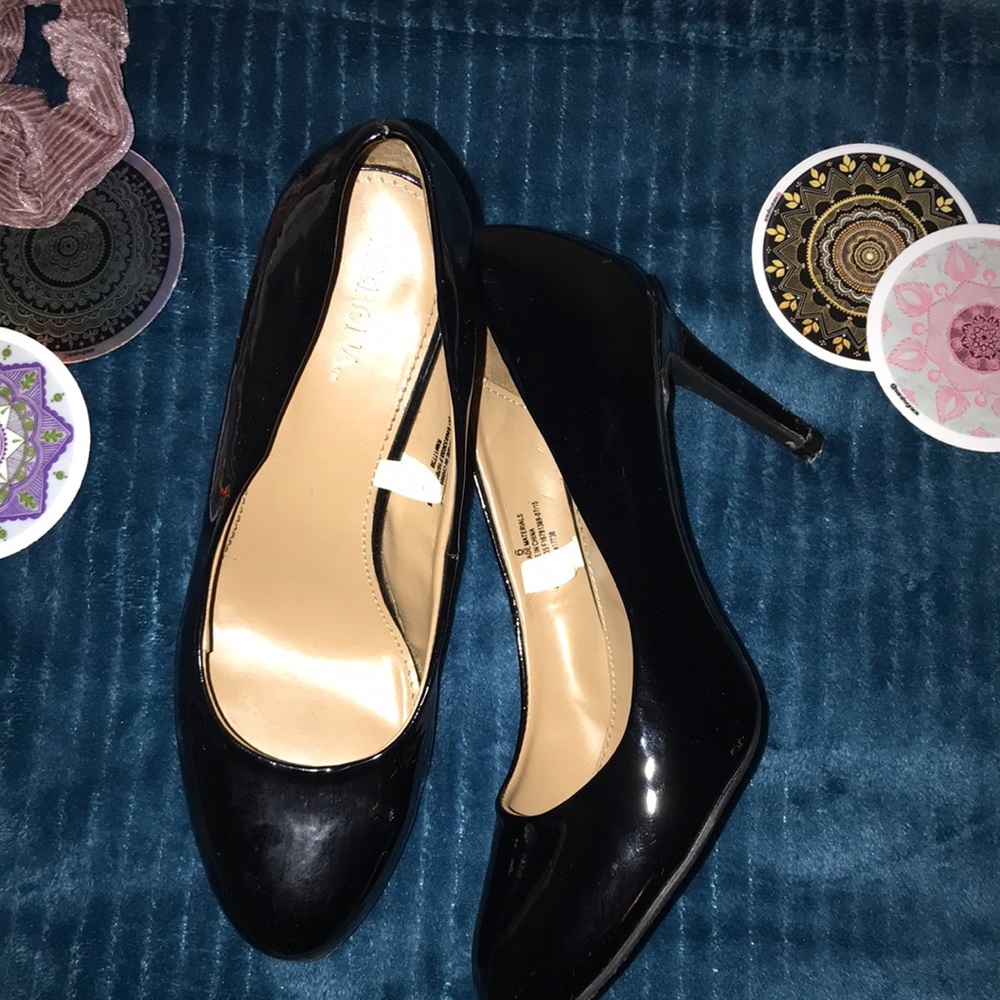 Merona black pumps